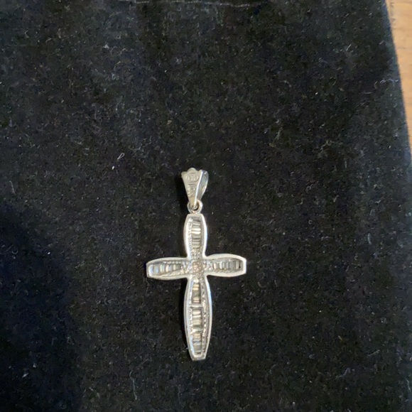 Authentic - 10K Cross Pendant. - Picture 5 of 5